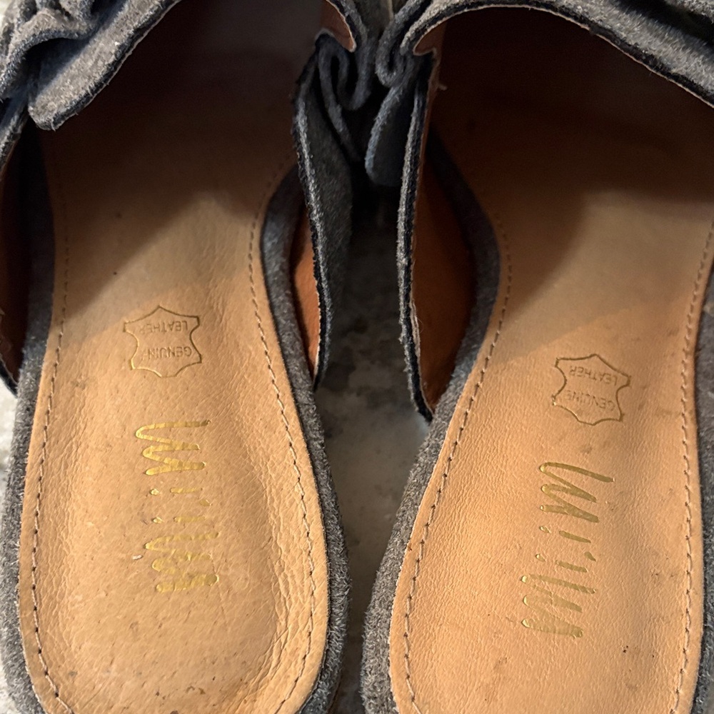 Elegant Gray Ruffle Mules - Picture 3 of 4